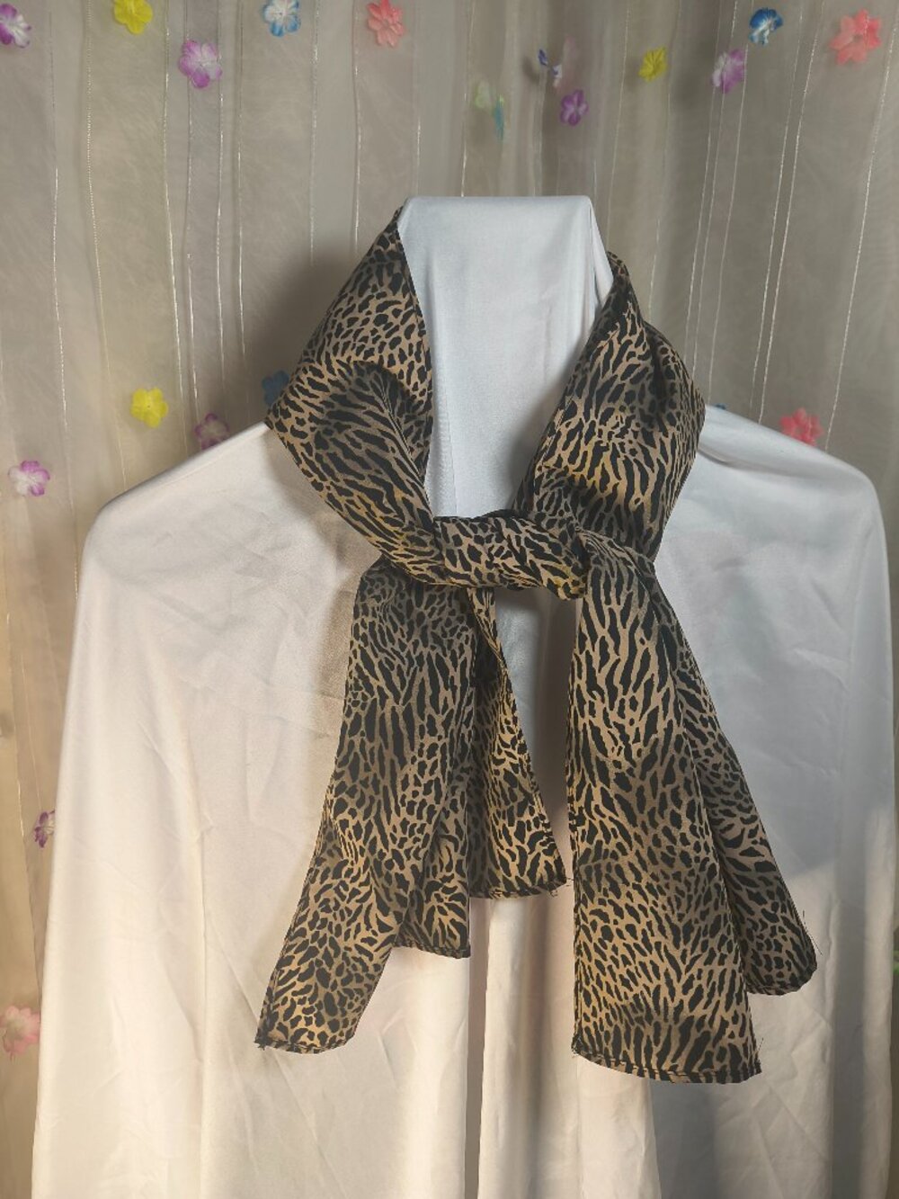 Unbranded Scarf cheetah 14 by 44 inches